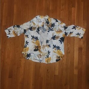 Chico's White and Gold Floral Women’s Shirt